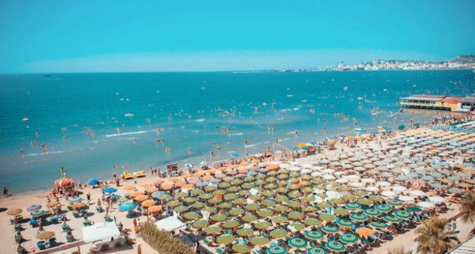 Turizmi, ne 7 muaj zbarkuan 3 milione te huaj ne Shqiperi